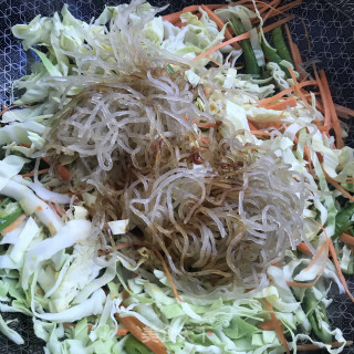 包菜炒红薯粉步骤8