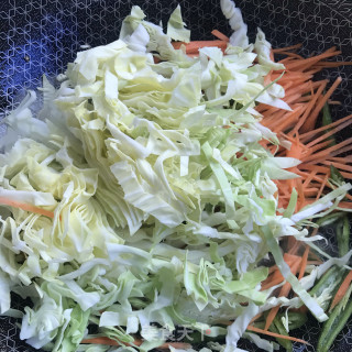 包菜炒红薯粉步骤7