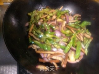 辣椒肉丝炒鸡蛋步骤4