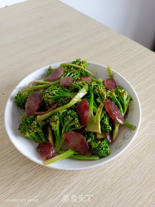 腊肠炒西蓝花步骤6