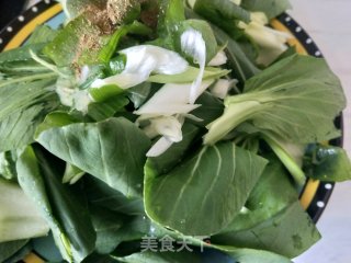 虾皮炒油菜步骤2