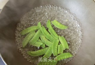 荷兰豆小米椒炒鸡蛋步骤3