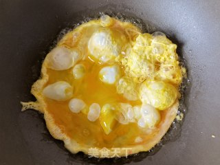 荷兰豆小米椒炒鸡蛋步骤6