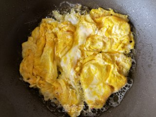 荷兰豆小米椒炒鸡蛋步骤7