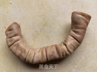 孜然辣椒煸小肠步骤1