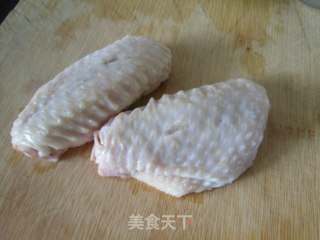 金蒜鸡翅步骤1