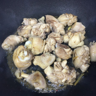 香菇胡萝卜烧鸡腿步骤6