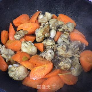 香菇胡萝卜烧鸡腿步骤7