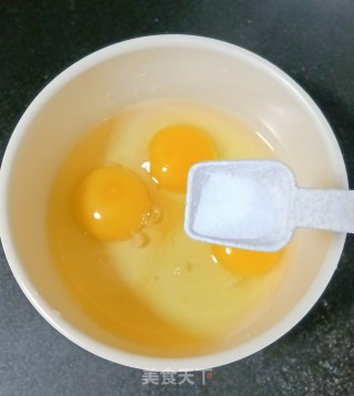 火腿肠炒鸡蛋步骤3