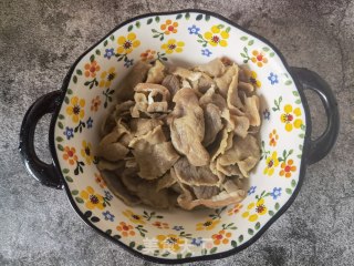 白菜粉条炖羊肉卷步骤4 白菜粉条炖羊肉卷步骤4