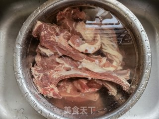 清汤羊排步骤2