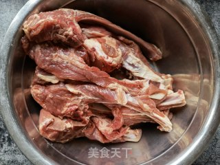 清汤羊排步骤1