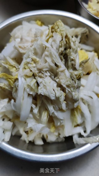 东北酸菜渍粉条步骤1