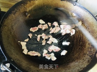 芹菜黄豆芽炒肉片步骤3