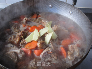 胡萝卜山药炖羊肉步骤8