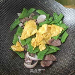 腊肠鸡蛋炒荷兰豆步骤16