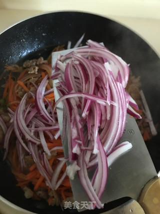 胡萝卜洋葱炒肉末步骤7