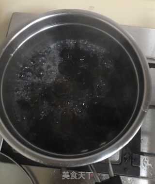 茴香杆黑木耳炒腊肠步骤6 茴香杆黑木耳炒腊肠步骤6