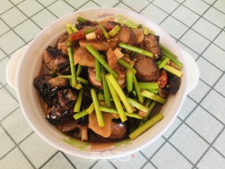 蒜苔炒酱油鸭步骤9
