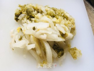 酸菜炒粉条步骤4