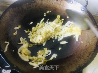 酸菜炒粉条步骤6