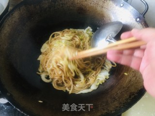 酸菜炒粉条步骤8