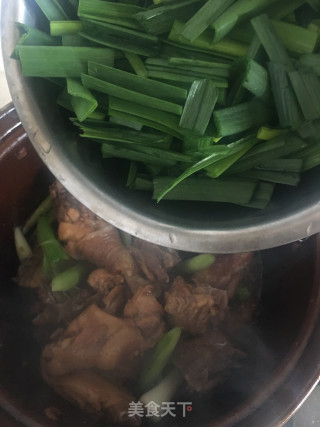 蒜苗炒鸡步骤7