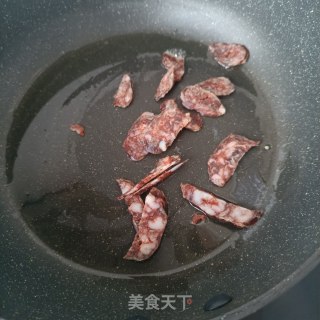麻辣肠炒莴苣步骤5