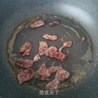 麻辣肠炒莴苣步骤6
