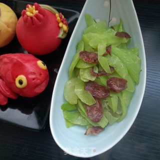 麻辣肠炒莴苣步骤10