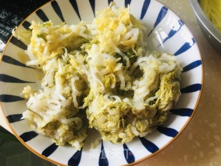 土豆丝炒酸菜步骤2
