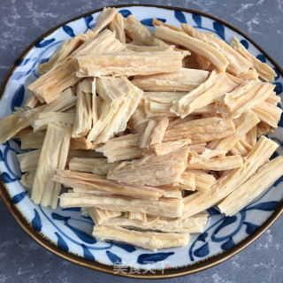 牛肉炒腐竹步骤1