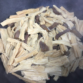 牛肉炒腐竹步骤6