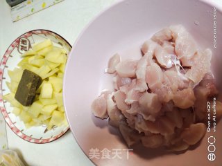 鸡胸肉咖喱土豆步骤1