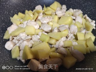 鸡胸肉咖喱土豆步骤4