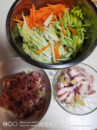 瘦肉丝炒芹菜步骤1
