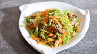 瘦肉丝炒芹菜步骤8