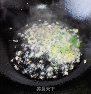 双韭炒鱿鱼步骤4