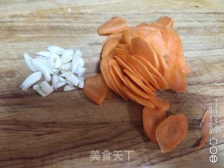 娃娃菜炒胡萝卜步骤1