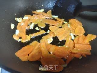 娃娃菜炒胡萝卜步骤4
