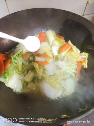 娃娃菜炒胡萝卜步骤7
