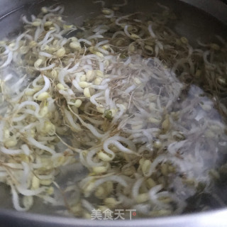 香菜拌绿豆芽步骤2