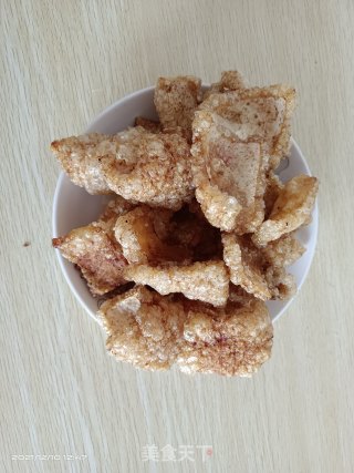 炸猪皮步骤6