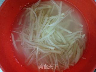 炒土豆丝儿步骤3