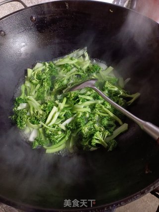 素炒西蓝花步骤1