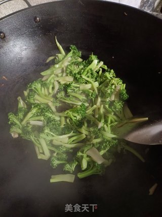 素炒西蓝花步骤6