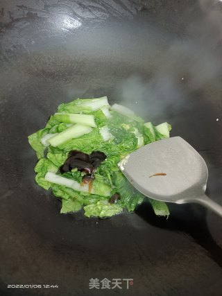 素炒小白菜步骤3