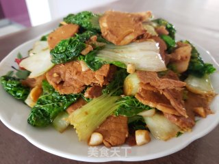 黄心菜炒回锅肉步骤7
