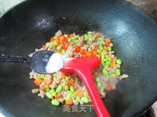肉末胡萝卜炒毛豆步骤11