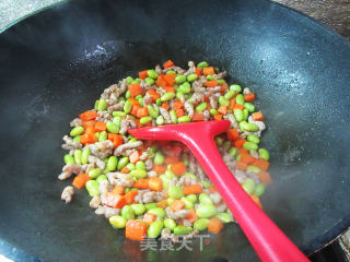 肉末胡萝卜炒毛豆步骤12